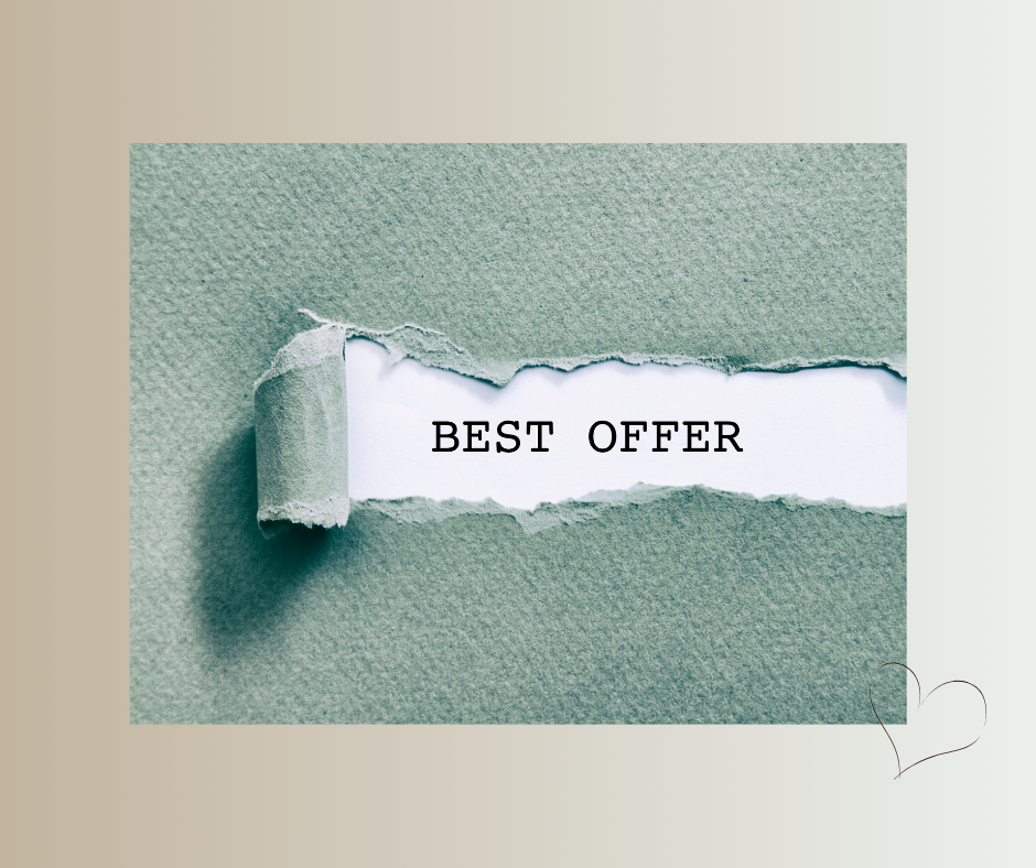 Ein Papier wird aufgerissen, darunter steht: Best Offer.